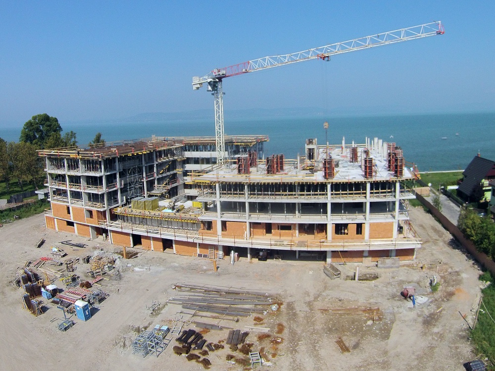 Szépen halad az építkezés, nyílt nap október 8-án